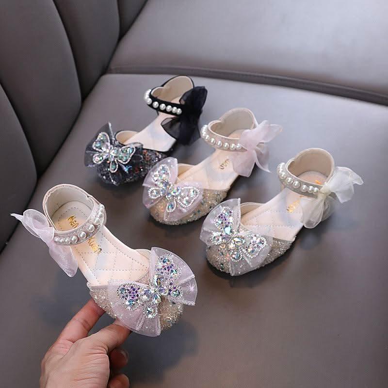 Versatile Princess Shoes for Every Occasion Sweet Bow and Pearl Design for an Elegant Look Shiny Shoes Designed for Little Princesses