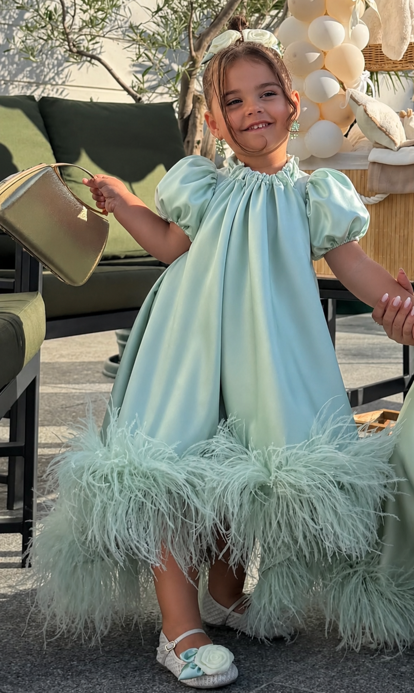 Custom style Customized colors We can Customizable styles available.