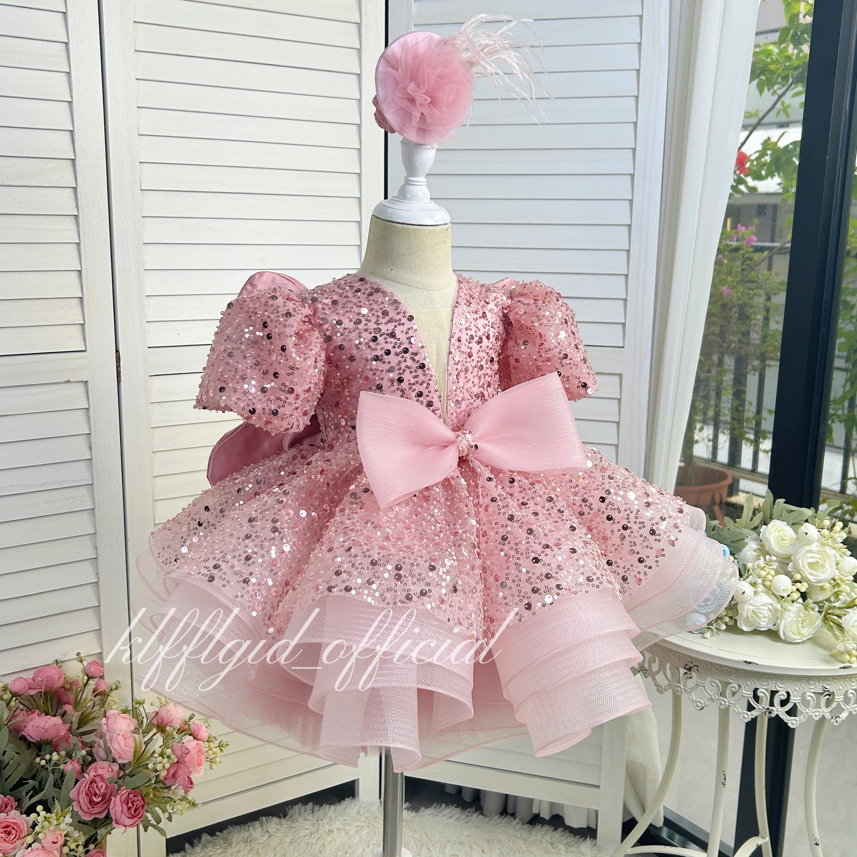 Luxurious Princess Dress with Train for Girls Baby's birthday party dress | KLFFLGID