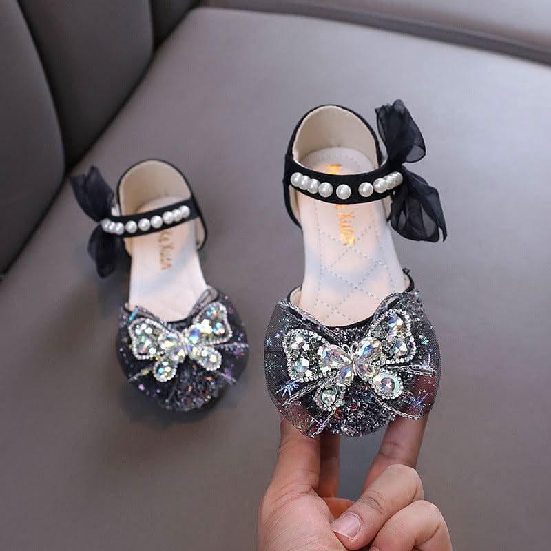 Versatile Princess Shoes for Every Occasion Sweet Bow and Pearl Design for an Elegant Look Shiny Shoes Designed for Little Princesses