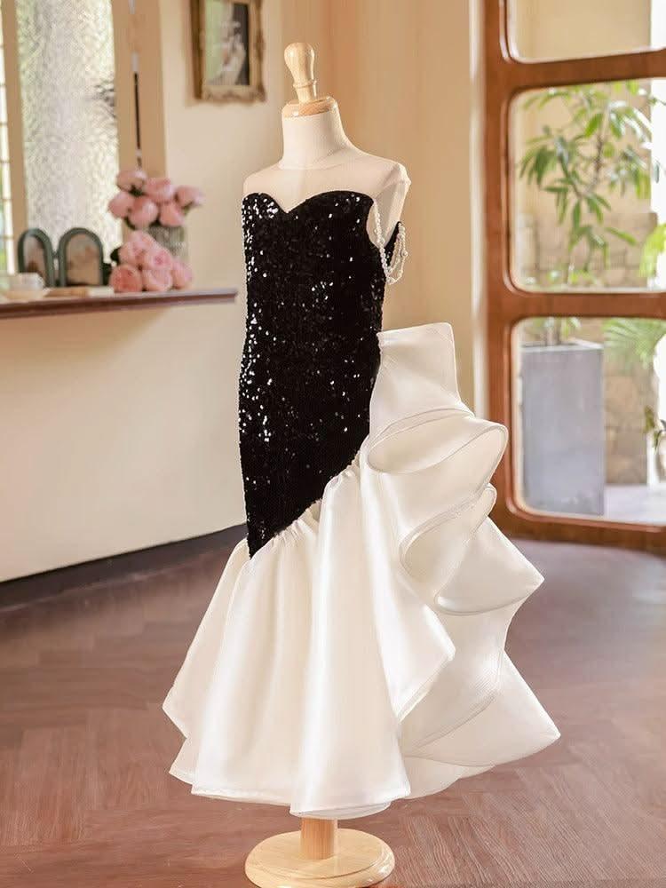 Elegant Princess Dress Shimmering Black and White Gown