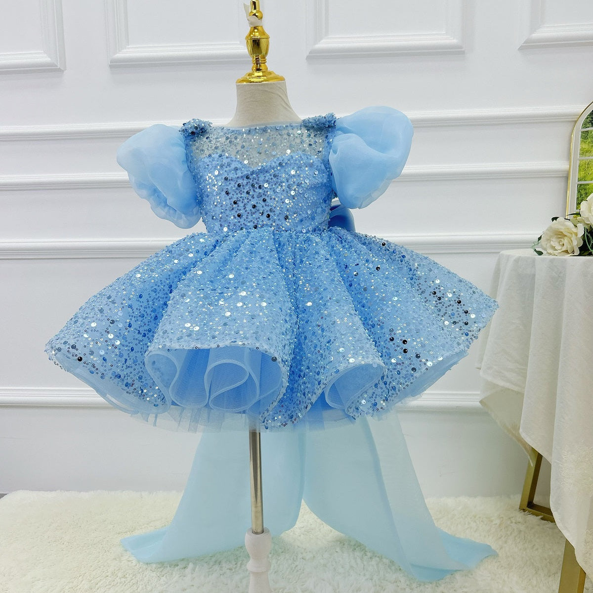Girls Birthday Dress Princess dress with a large bow and train | KLFFIGID