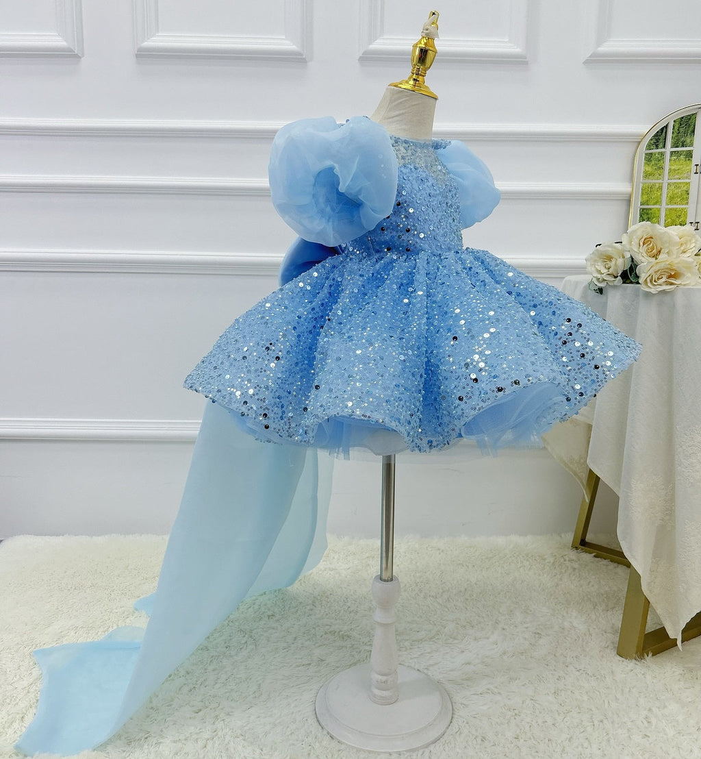 Girls Birthday Dress Princess dress with a large bow and train | KLFFIGID