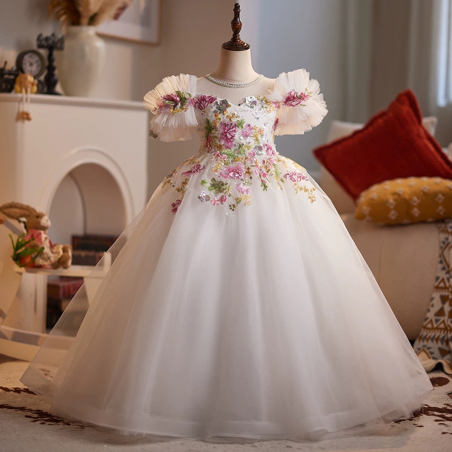 Ball gowns, flower girl wedding dresses, birthday party girl princess dresses, baby dresses, special occasion evening dresses
