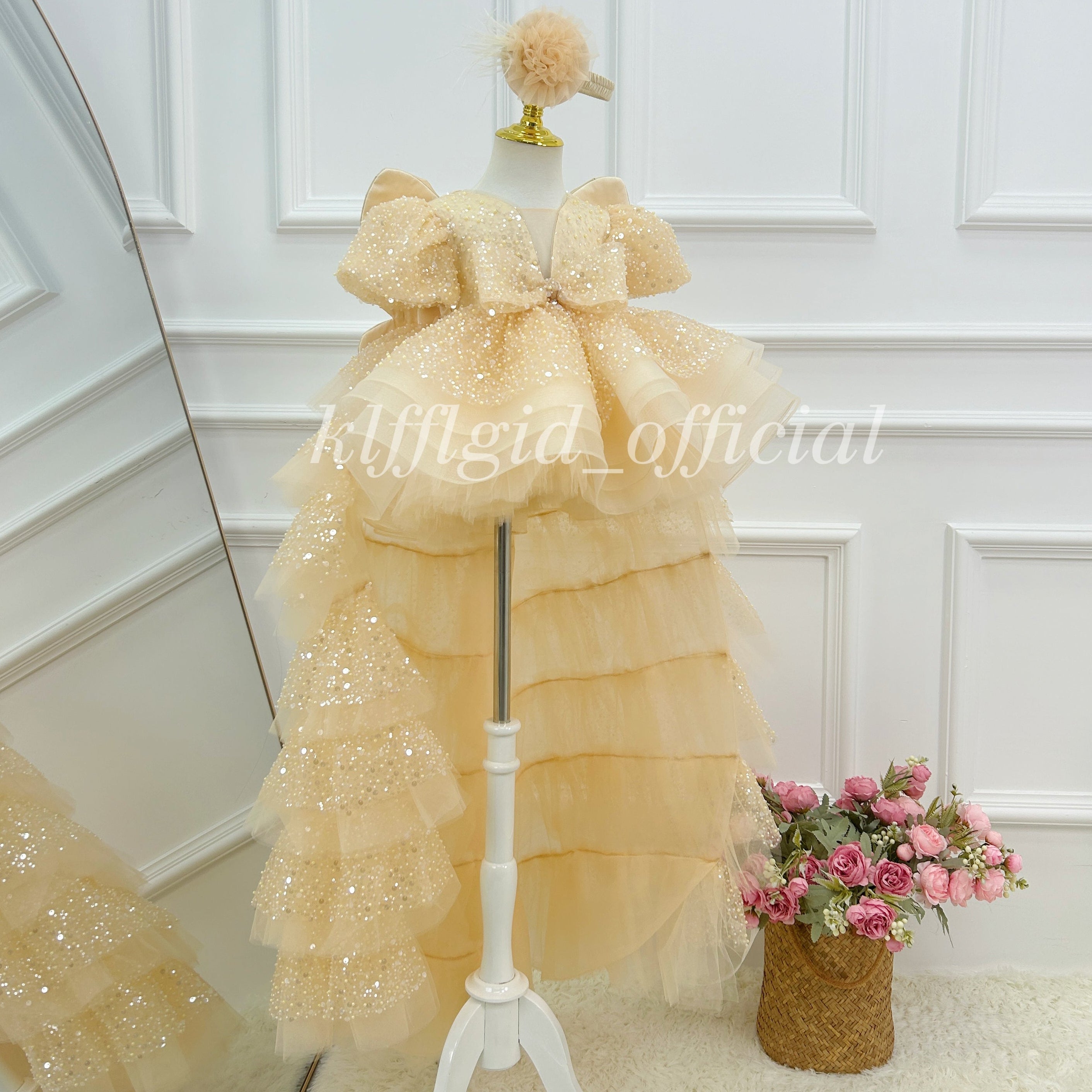 Luxurious Princess Dress with Train for Girls Baby's birthday party dress | KLFFLGID